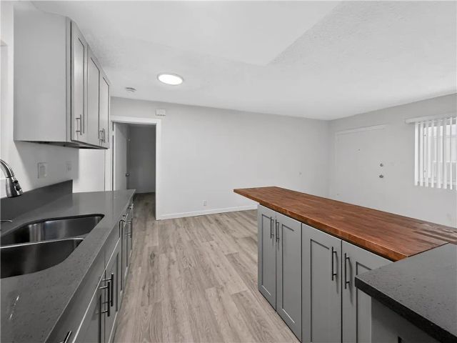 207 Baltimore Avenue, Huntington Beach, CA 92648