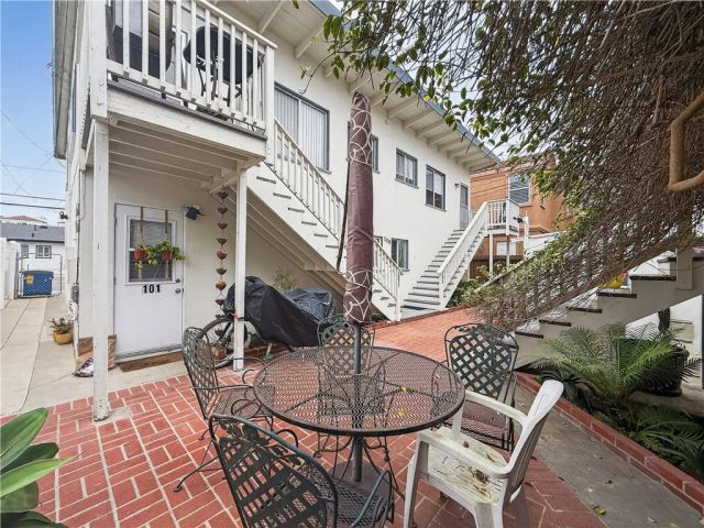 207 Baltimore Avenue, Huntington Beach, CA 92648