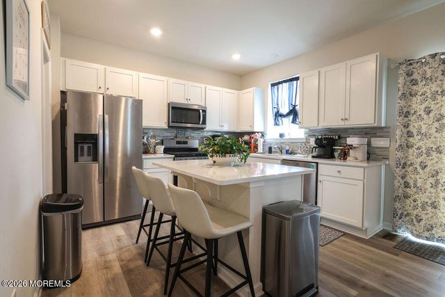 9 Lookout Avenue, Barnegat, NJ 08005