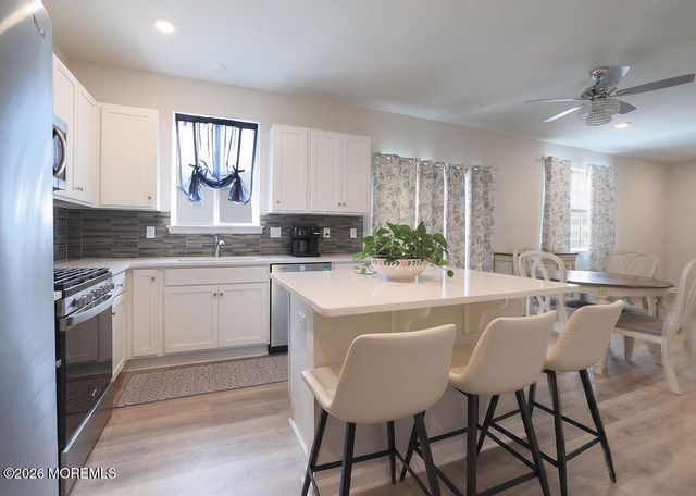 9 Lookout Avenue, Barnegat, NJ 08005
