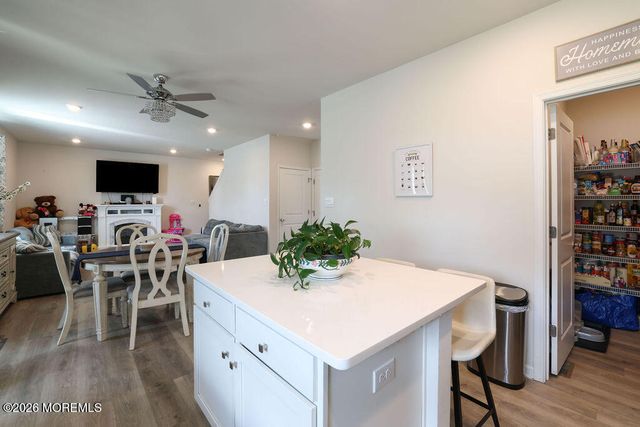 9 Lookout Avenue, Barnegat, NJ 08005