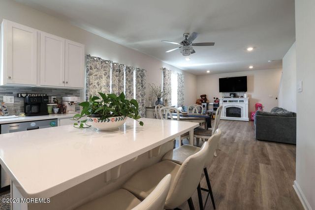 9 Lookout Avenue, Barnegat, NJ 08005