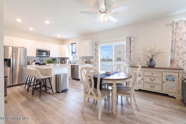 9 Lookout Avenue, Barnegat, NJ 08005