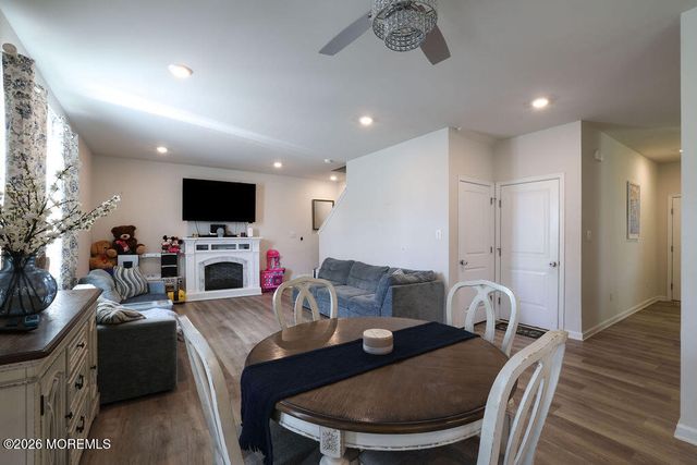 9 Lookout Avenue, Barnegat, NJ 08005