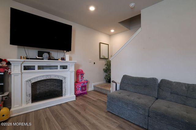 9 Lookout Avenue, Barnegat, NJ 08005