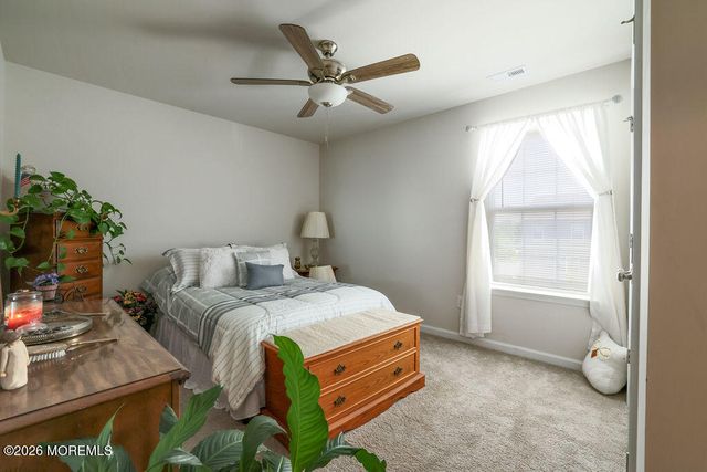 9 Lookout Avenue, Barnegat, NJ 08005