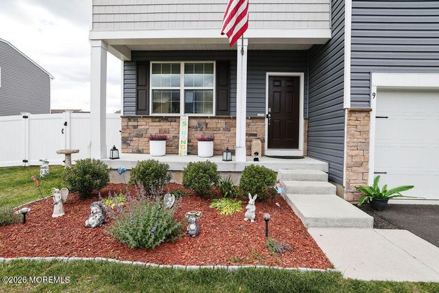 9 Lookout Avenue, Barnegat, NJ 08005