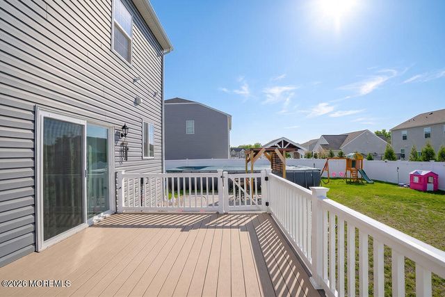 9 Lookout Avenue, Barnegat, NJ 08005
