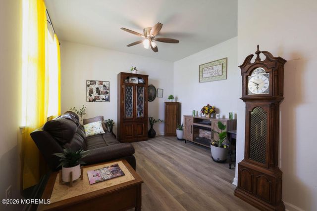 9 Lookout Avenue, Barnegat, NJ 08005