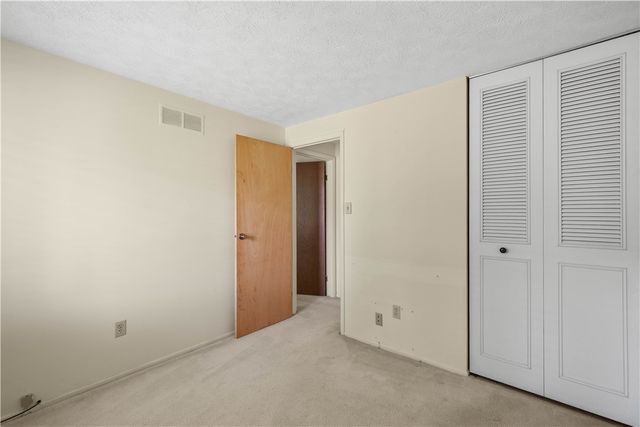 536 Hunters Path Rd, South Fayette, PA 15017
