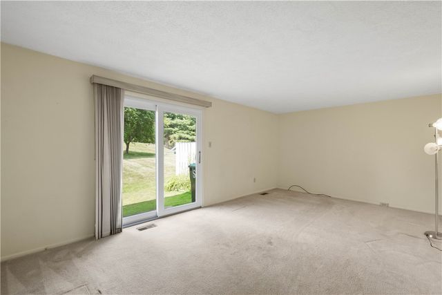 536 Hunters Path Rd, South Fayette, PA 15017