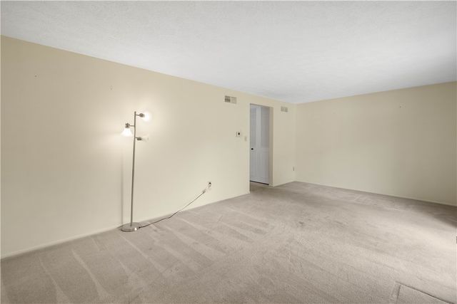 536 Hunters Path Rd, South Fayette, PA 15017