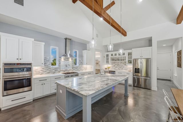 223 Oak Shores, Canyon Lake, TX 78133