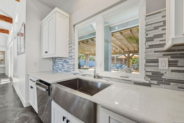 223 Oak Shores, Canyon Lake, TX 78133