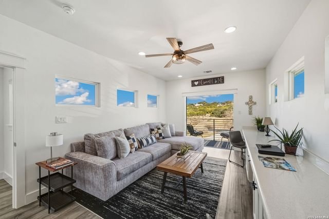 223 Oak Shores, Canyon Lake, TX 78133