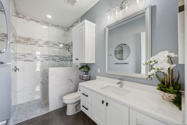 223 Oak Shores, Canyon Lake, TX 78133