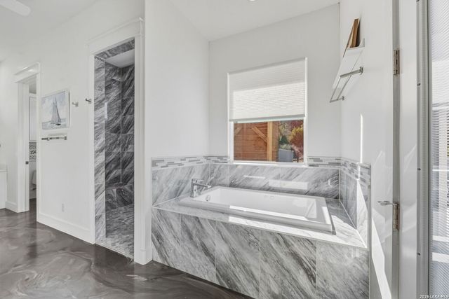 223 Oak Shores, Canyon Lake, TX 78133