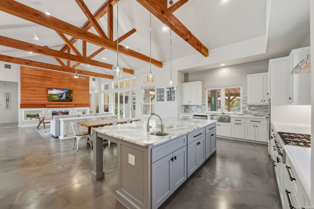 223 Oak Shores, Canyon Lake, TX 78133