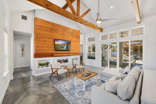 223 Oak Shores, Canyon Lake, TX 78133