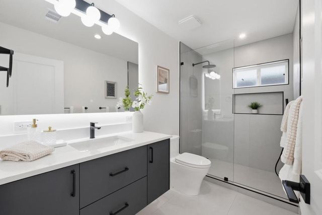 988 Post Street, Alameda, CA 94501