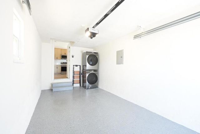 988 Post Street, Alameda, CA 94501