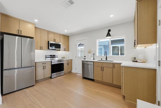 988 Post Street, Alameda, CA 94501