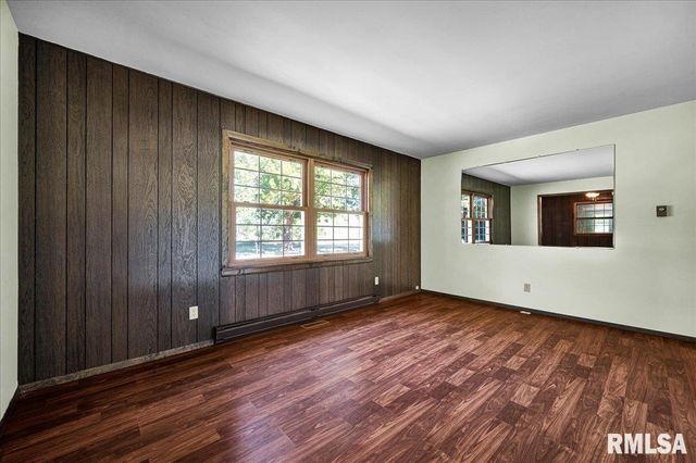 20 VILLA Circle, Knoxville, IL 61448