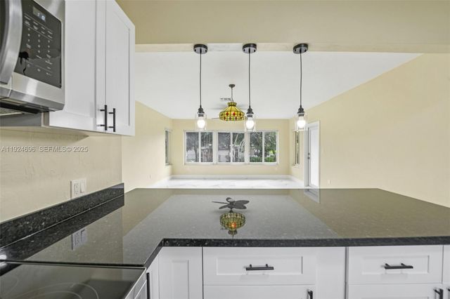 140 NE 161st St, Miami, FL 33162