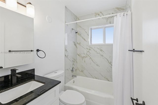 140 NE 161st St, Miami, FL 33162