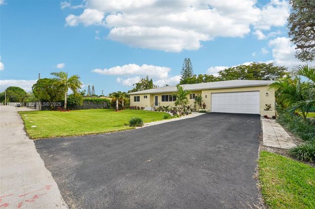 140 NE 161st St, Miami, FL 33162