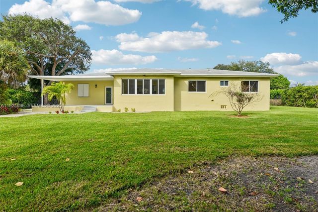 140 NE 161st St, Miami, FL 33162