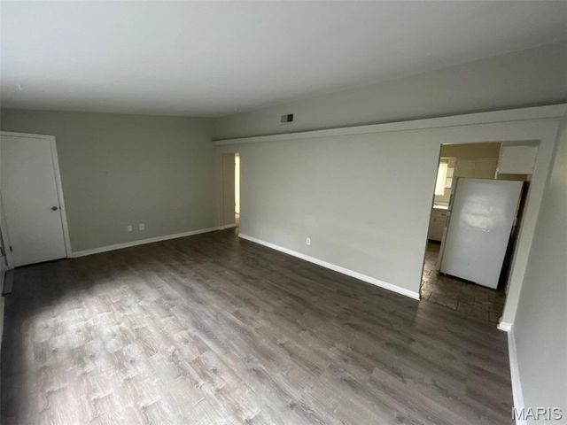 1132 Lakeview Avenue, St Louis, MO 63138