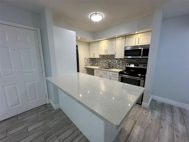 18875 NW 62nd Avenue 115, Hialeah, FL 33015