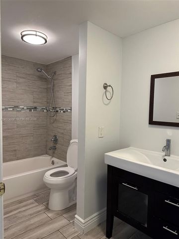 18875 NW 62nd Avenue 115, Hialeah, FL 33015
