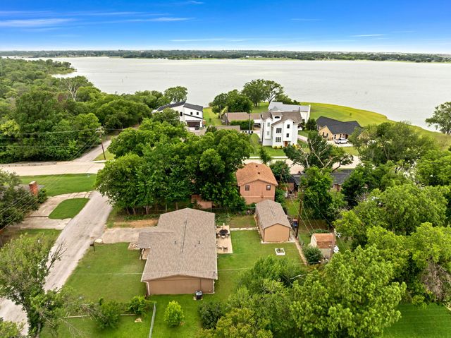 105 Alice Drive, Little Elm, TX 75068