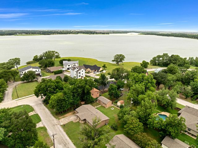105 Alice Drive, Little Elm, TX 75068