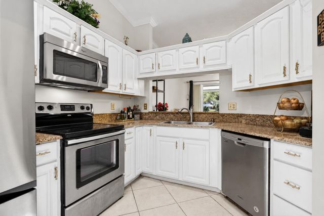 1921 Discovery Circle E, Deerfield Beach, FL 33442