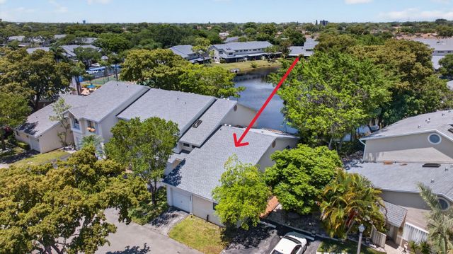 1921 Discovery Circle E, Deerfield Beach, FL 33442