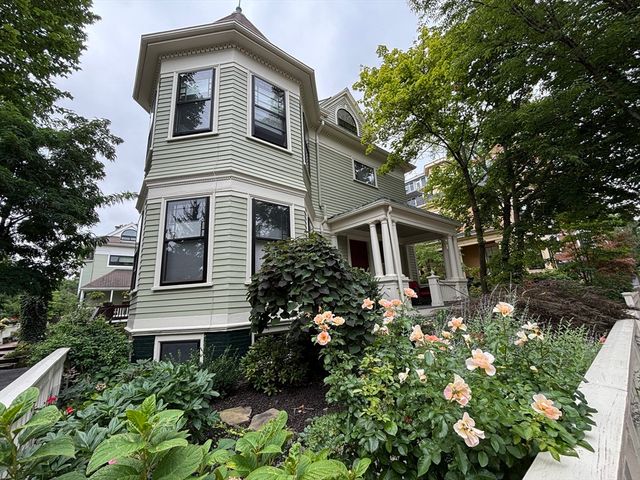 328 Harvard St 1, Cambridge, MA 02139
