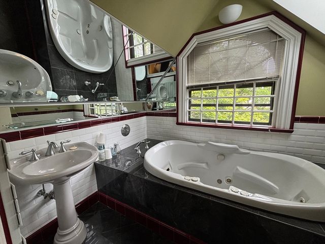 328 Harvard St 1, Cambridge, MA 02139
