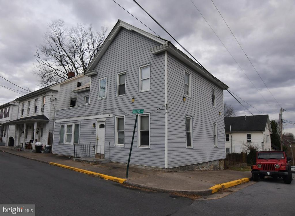 601 SECOND ST, Martinsburg, WV 25404