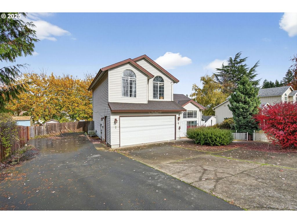 39647 PLEASANT St, Sandy, OR 97055