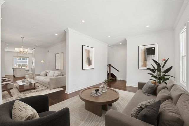 4036 N Parkside Avenue, Chicago, IL 60634