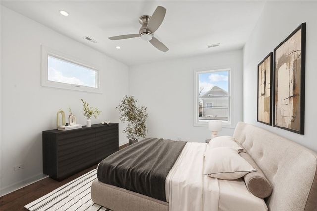 4036 N Parkside Avenue, Chicago, IL 60634