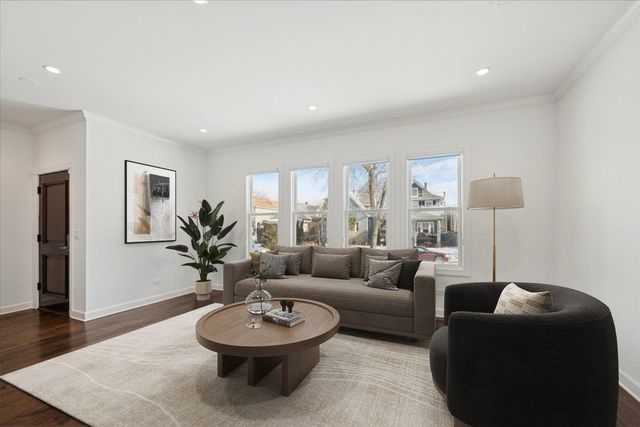 4036 N Parkside Avenue, Chicago, IL 60634