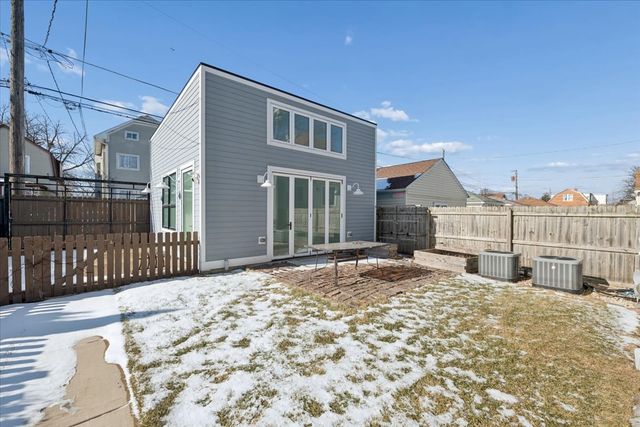 4036 N Parkside Avenue, Chicago, IL 60634