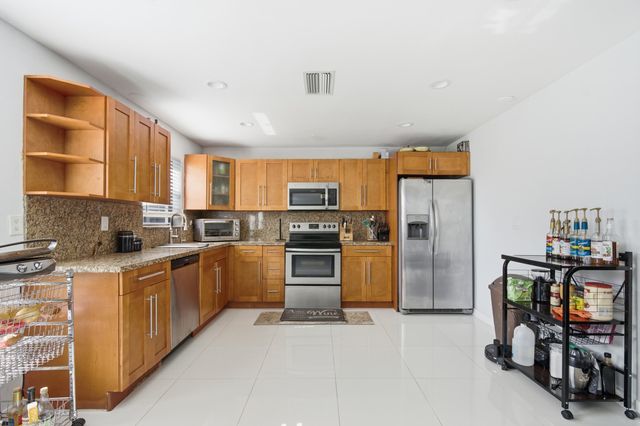 8302 NW 15TH Court, Coral Springs, FL 33071