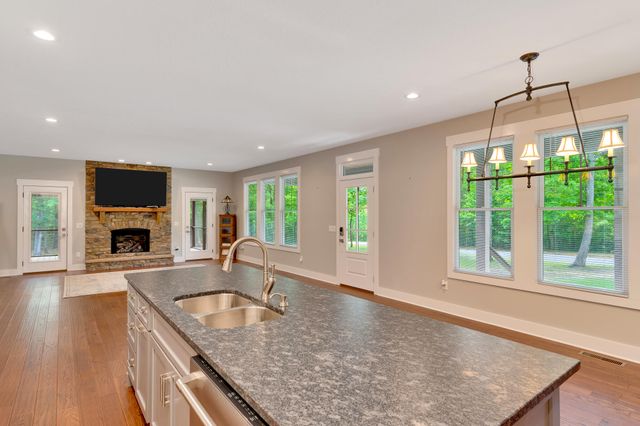 2756 Clear Brooks Drive, Signal Mountain, TN 37377