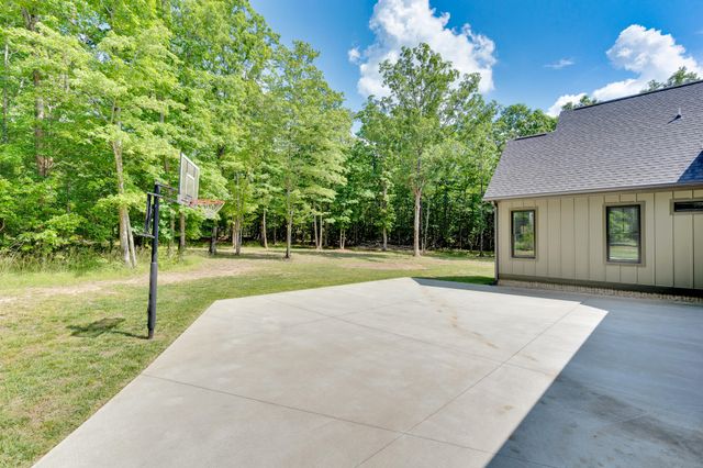 2756 Clear Brooks Drive, Signal Mountain, TN 37377