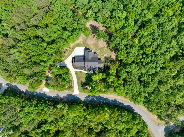 2756 Clear Brooks Drive, Signal Mountain, TN 37377